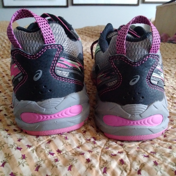 ASICS running shoes, women's 6.5, euro 37.5 pink and green - Picture 4 of 5